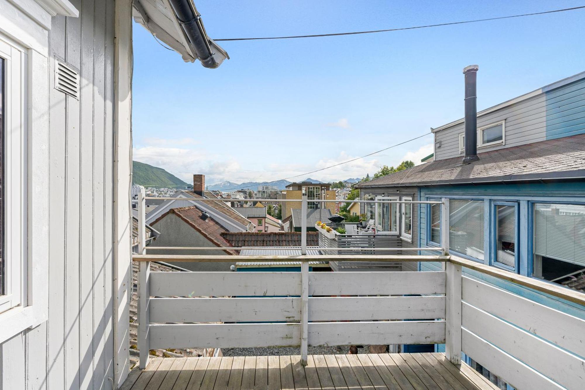 Arctic Homes - Historical Tromso House With View Bagian luar foto
