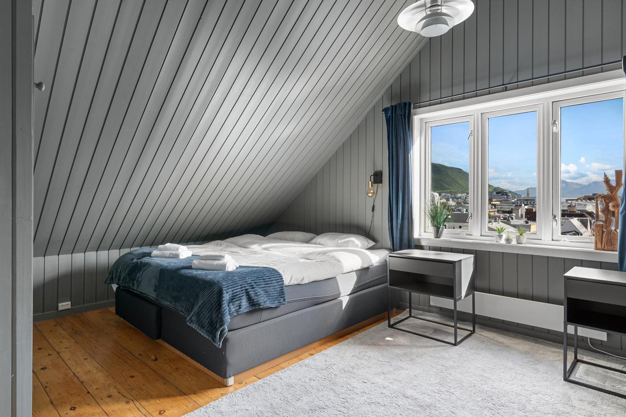 Arctic Homes - Historical Tromso House With View Bagian luar foto