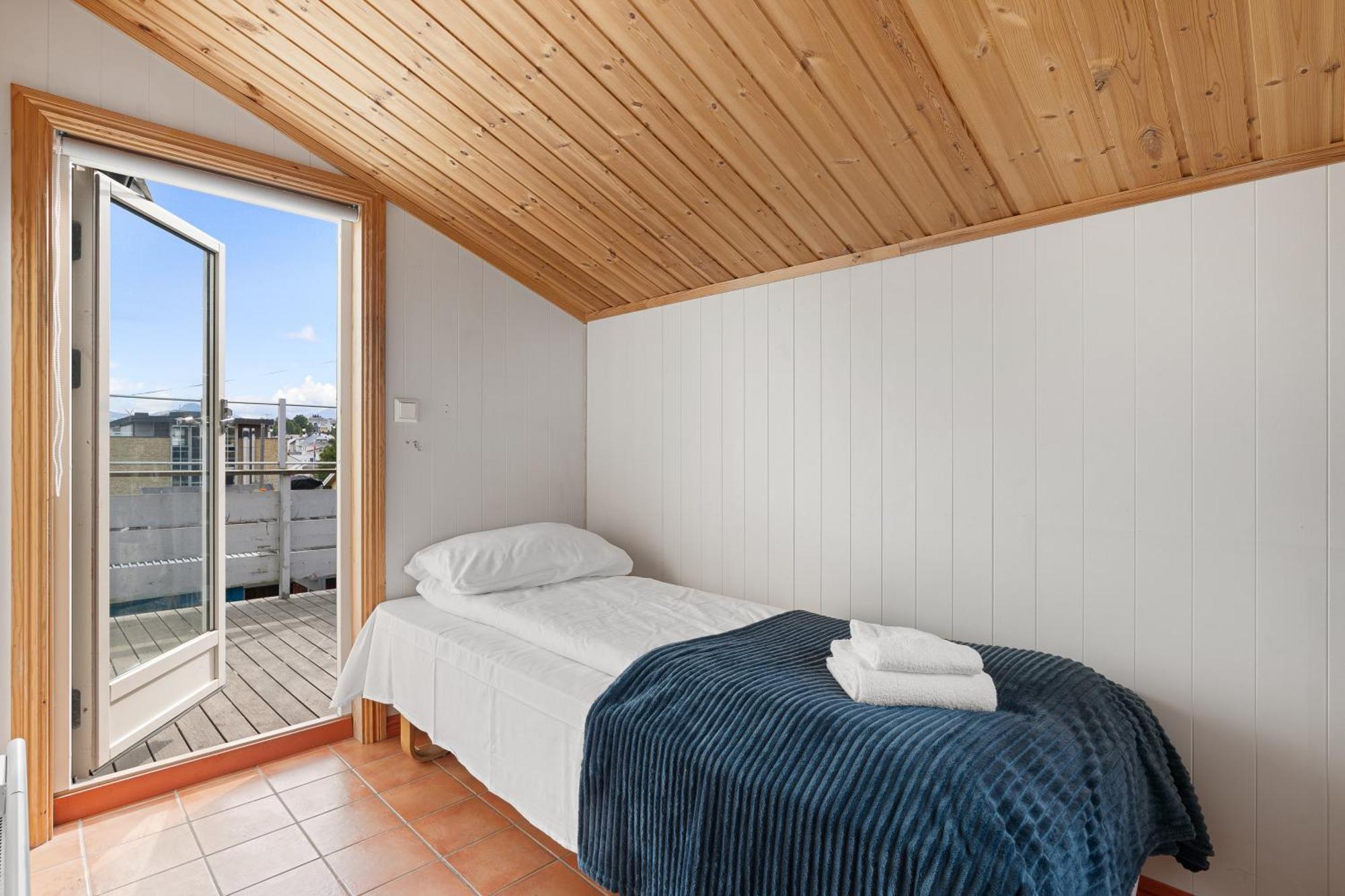 Arctic Homes - Historical Tromso House With View Bagian luar foto